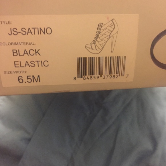 Jessica Simpson black heel - Picture 4 of 4